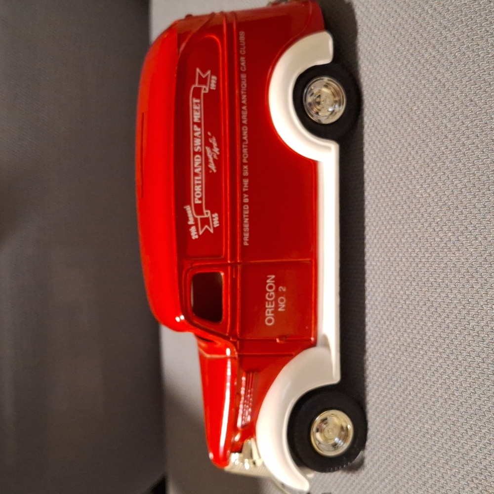 1938 Ertl Die-cast Chevy Panel Truck 1:25 Scale